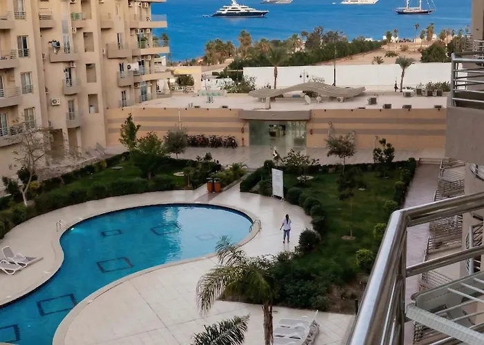 Stylish 1br Private & Pools Princess